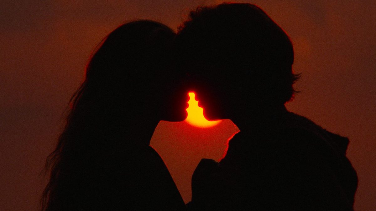 Cary Elwes and Robin Wright embrace in front of sunlight. The Princess Bride 1987. High quality photo from criterion.com. Rob Reiner, Twenty-First Century Fox, Inc. 