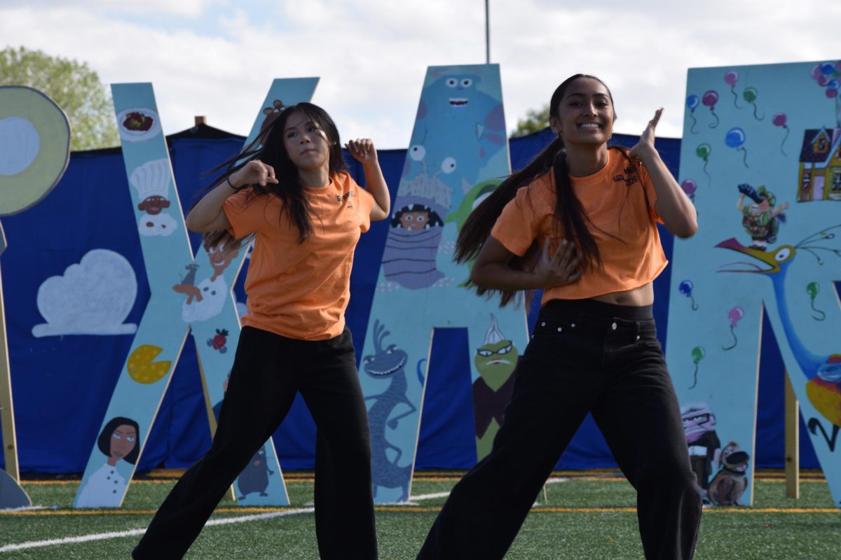 Hip Hop Club performing.